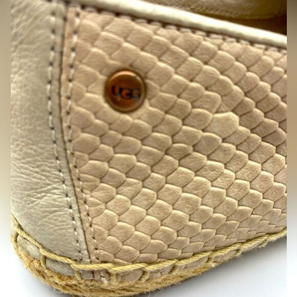 UGG Australia Beige Metallic Espadrille Flats SZ 8/250 - Picture 9 of 12